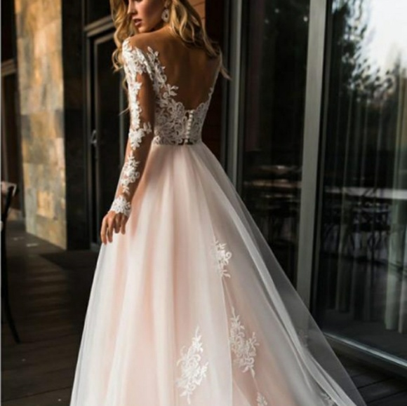 Long sleeve fully lined gown - Picture 4 of 7